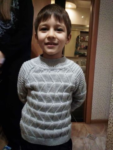 Boys' Knitset: Hat and Pullover