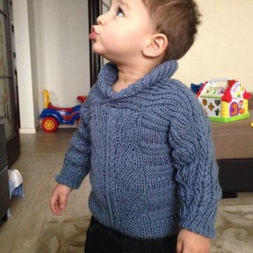 Pullovers and sweaters