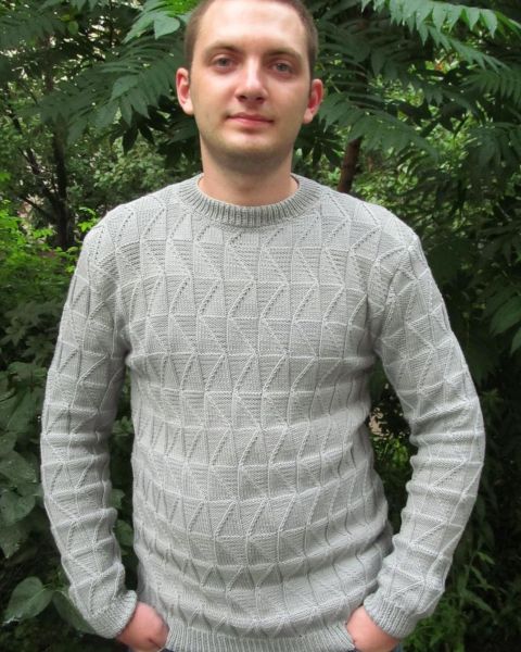 Men's Sweater in Fancy Pattern