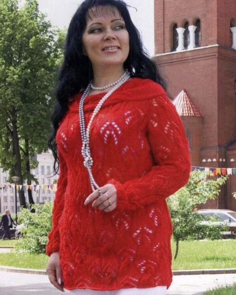 Pullover with Circular Collar