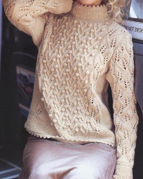 Pullover with bobbles