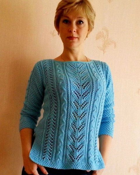 Pullover with Lace Patterns