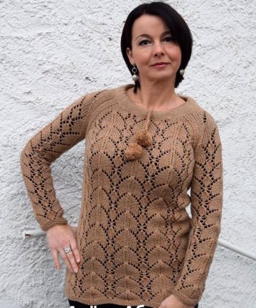 Pullover with Pompoms