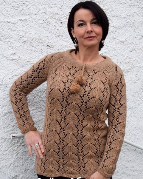 Pullover with Pompoms