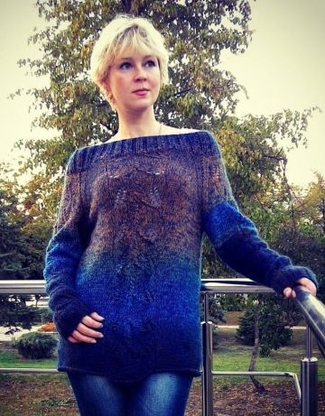 Raglan Pullover with Leaf Pattern