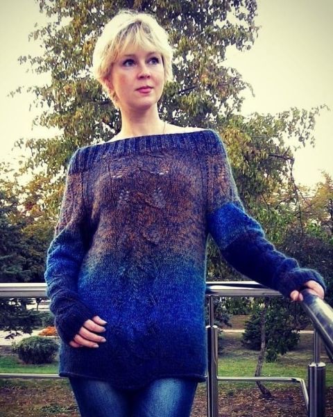 Raglan Pullover with Leaf Pattern