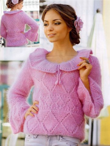 Round Collar Pullover in Diamond Pattern
