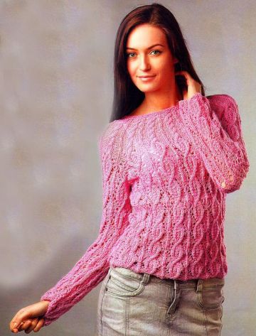 Round Yoke Pullover with Cables