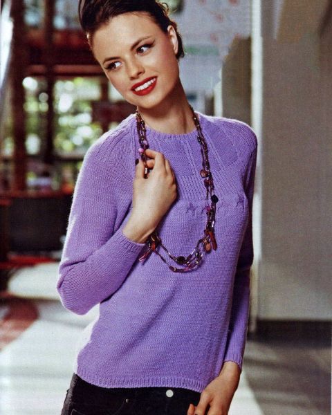 Raglan Pullover with Cable Pattern