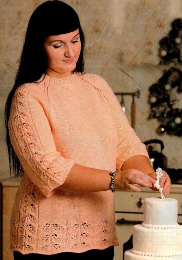 Raglan Pullover with Leaf Pattern
