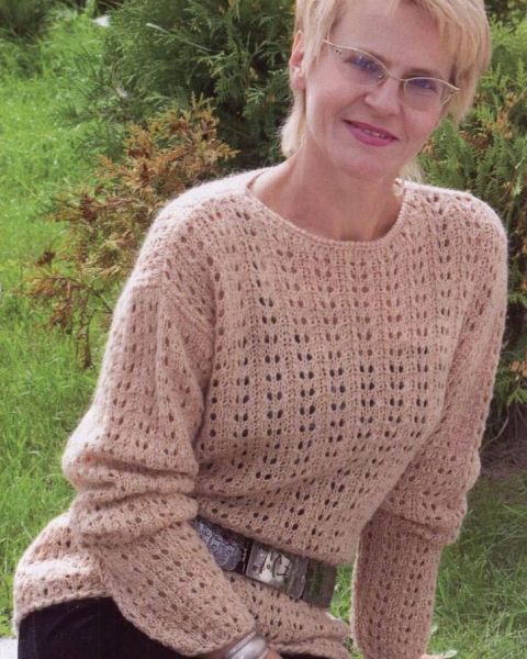 Pullover in Lace Panels