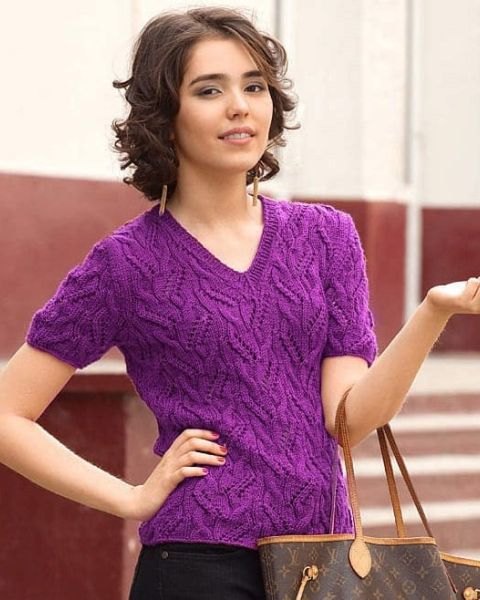 V-Neck Pullover in Fancy Pattern