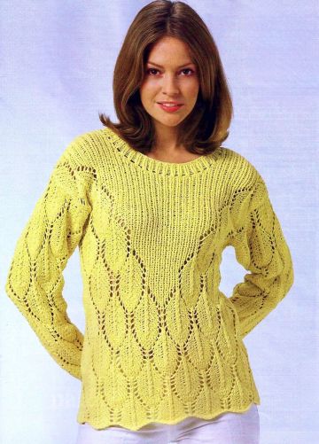 Pullover with V-Yoke