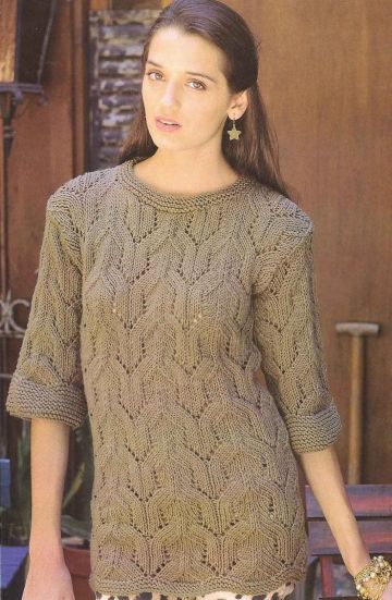 Fantasy Pattern Pullover with 3/4 Sleeves