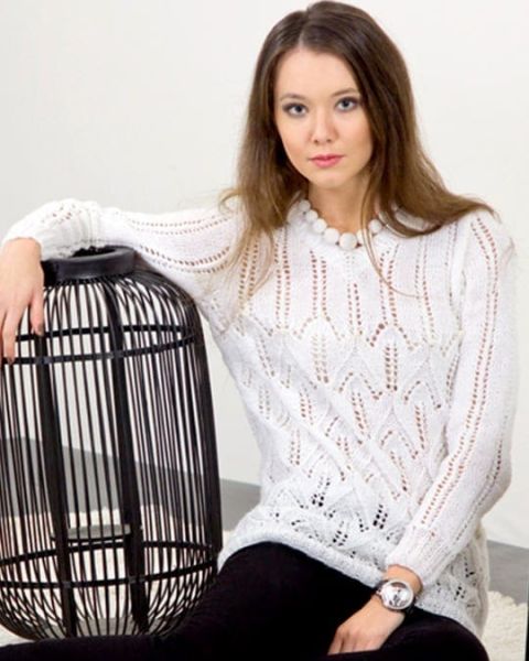 Pullover with Tulip Pattern