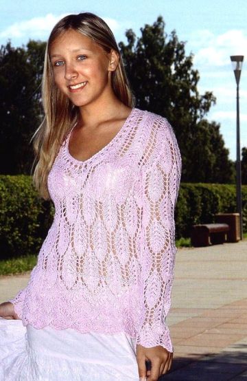 Pullover in Lace Leaves Pattern