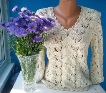Pullover with Leaf Pattern