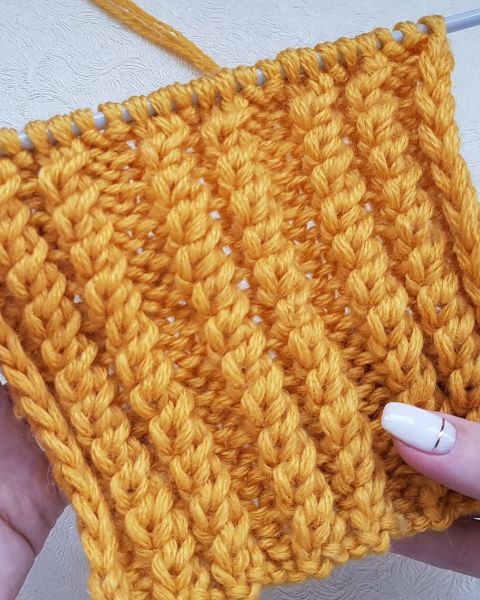 Relief Stripe Knitting Pattern