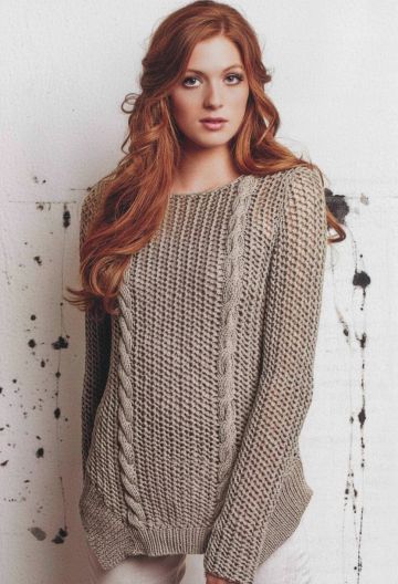 Sweater with an angular hem