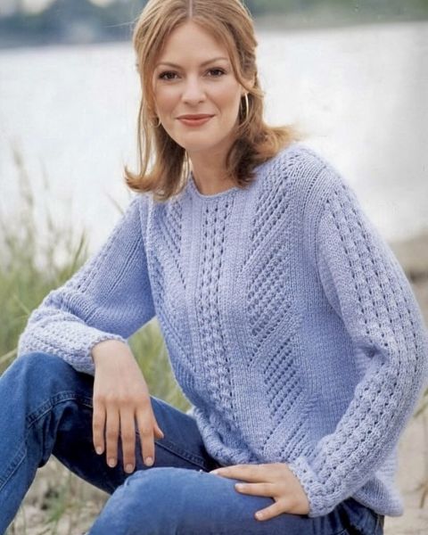 Sweater with Lace Patterns