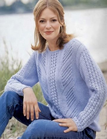 Sweater with Lace Patterns
