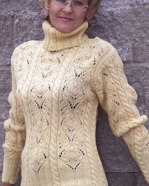 Sweater in Fancy Pattern with Cables