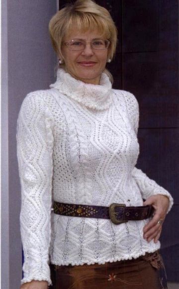 Sweater in Textured Pattern