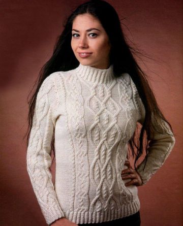 White Pullover with Textured Cable Pattern