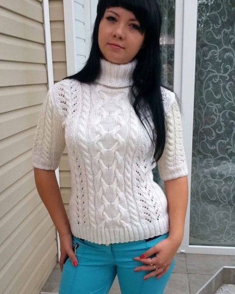 Short Sleeve Sweater in Lace Pattern with Cables