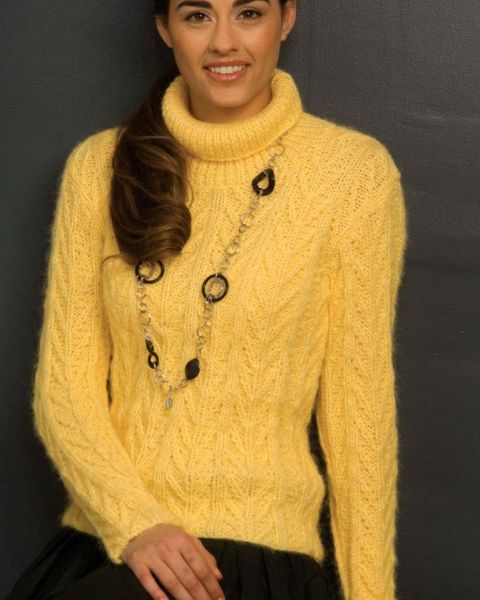 Sweater in Fancy Pattern