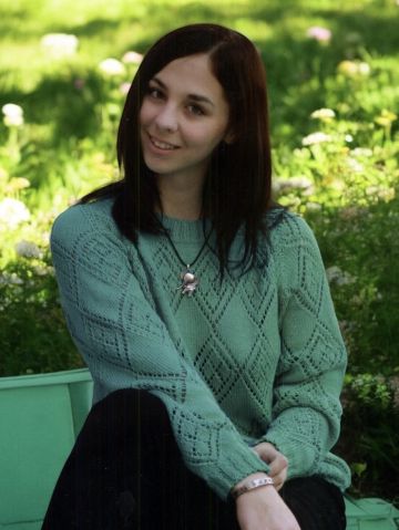 Raglan Sweater with Lace Diamonds
