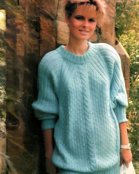 Raglan Sweater with Central Cable
