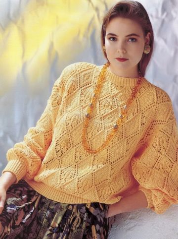 Sweater in Lace Diamond Pattern