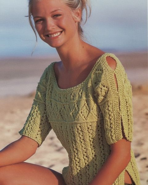 Lace Pattern Sweater with Short Sleeves