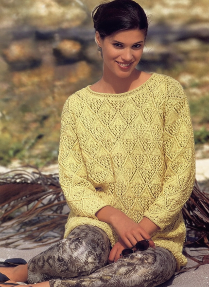 Sweater in Lace Diamond Pattern
