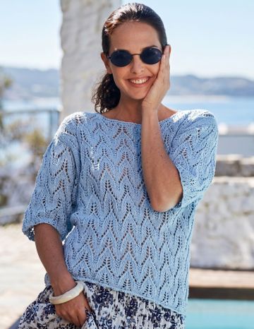 Lace Pattern Sweater with Short Sleeves