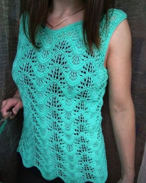 Top in Wavy Knit Pattern