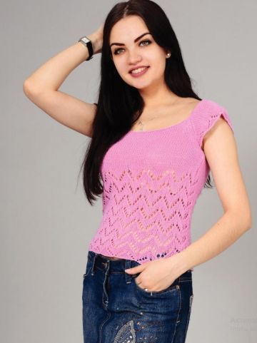 Top with Zig-Zag Pattern