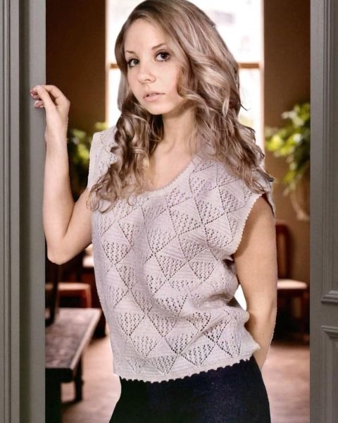 Vest with Lace Diamond Pattern